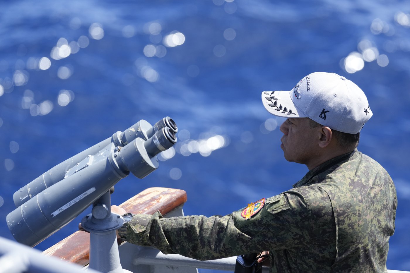 Philippine forces retake an island in mock combat as China's navy watches | iNFOnews.ca