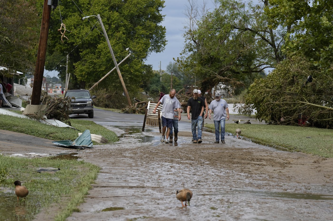 At least 64 dead after Helene's deadly march across the Southeast | iNFOnews.ca