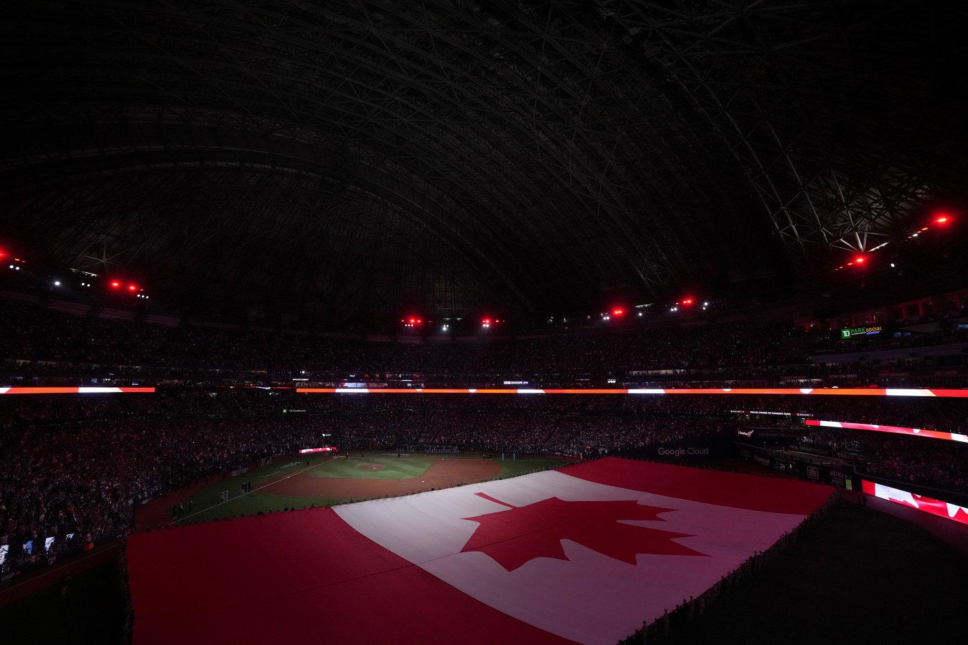 Photo Gallery: Dodgers beat Jays 3-1 to force Game 7 | iNFOnews.ca