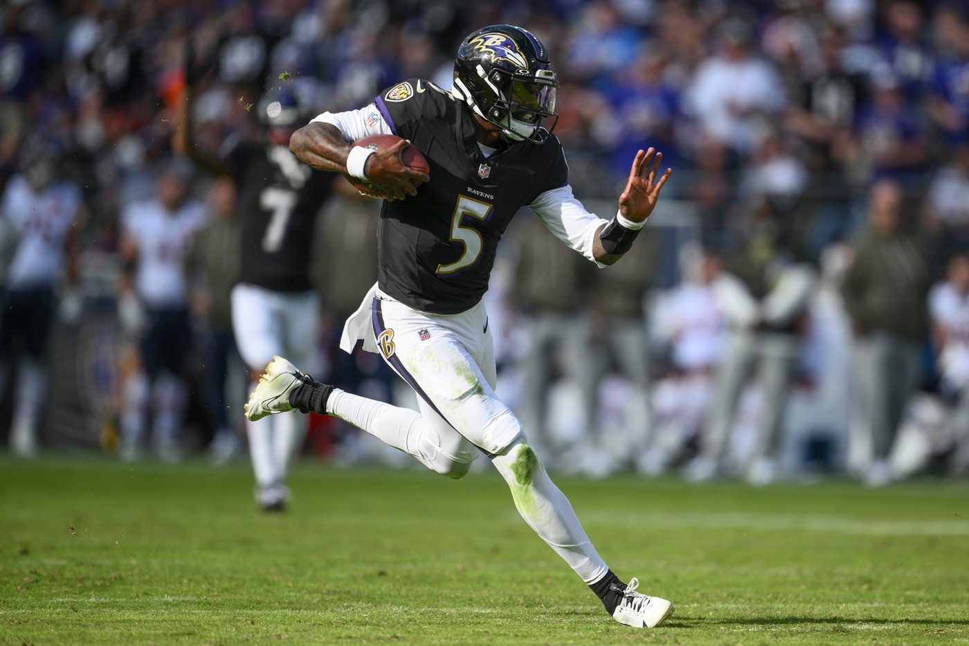 Tyler Huntley leads Ravens past Bears 30-16, Derrick Henry scores 2 TDs for Baltimore | iNFOnews.ca Tyler Huntley leads Ravens past Bears 30-16, Derrick Henry scores 2 TDs for Baltimore | iNFOnews.ca