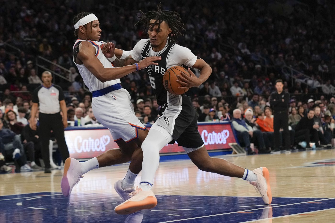 Bridges scores season-high 41, Knicks withstand Wembanyama's monster Christmas debut to edge Spurs | iNFOnews.ca Bridges scores season-high 41, Knicks withstand Wembanyama's monster Christmas debut to edge Spurs | iNFOnews.ca