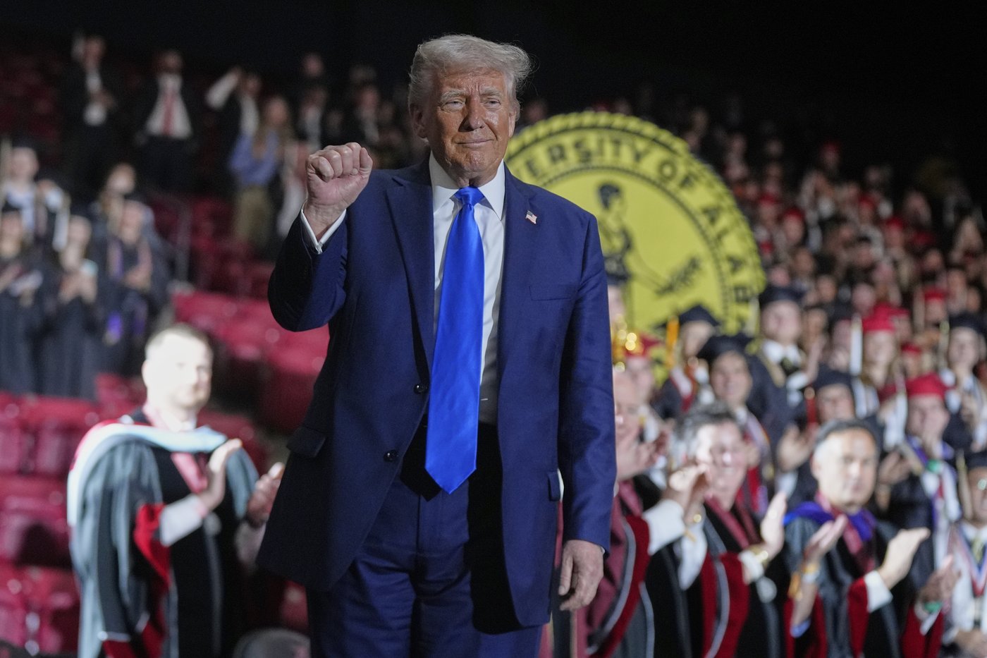 Trump offers advice to University of Alabama graduates in speech interspersed with politics | iNFOnews.ca Trump offers advice to University of Alabama graduates in speech interspersed with politics | iNFOnews.ca