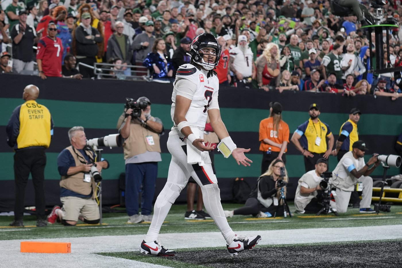 Garrett Wilson makes eye-popping TD catch, Jets beat Texans 21-13 to snap 5-game skid | iNFOnews.ca Garrett Wilson makes eye-popping TD catch, Jets beat Texans 21-13 to snap 5-game skid | iNFOnews.ca