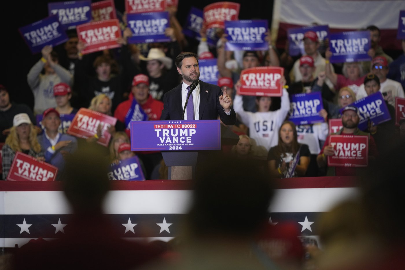 PHOTO COLLECTION: Election 2024 Campaign for President, October 16 | iNFOnews.ca