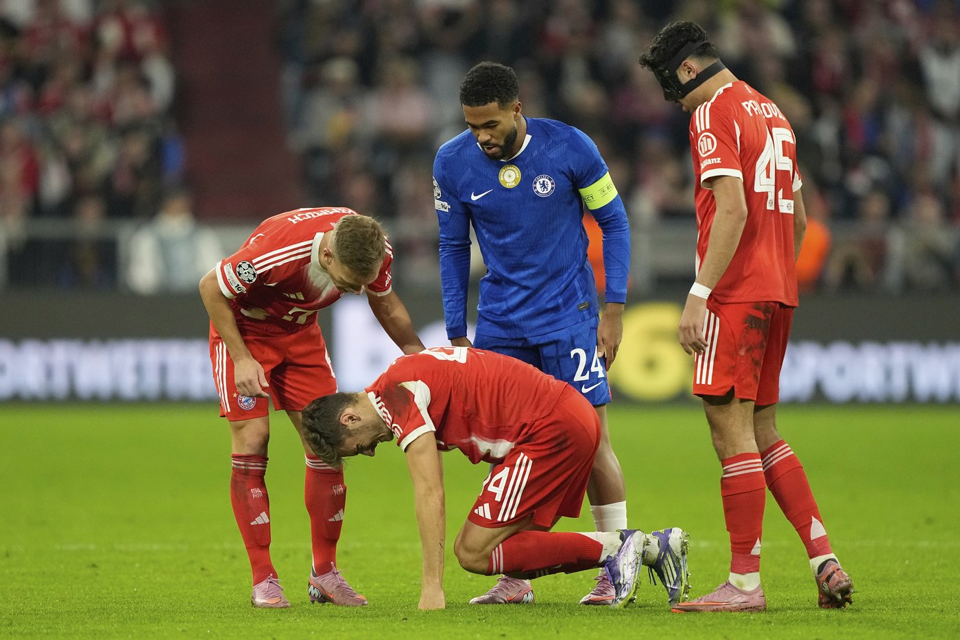 Stanišić added to Bayern Munich's injury list with knee problem | iNFOnews.ca