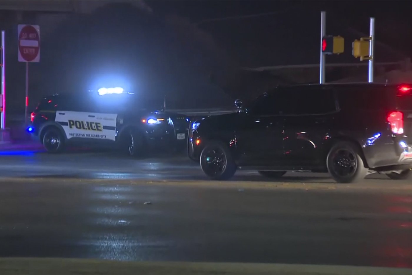 7 police officers wounded in San Antonio shooting | iNFOnews.ca