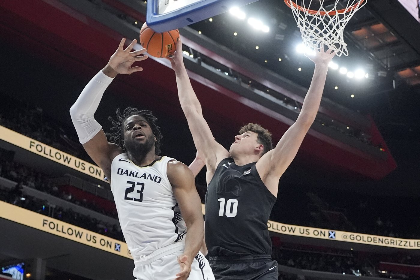 Xavier Booker scores career-high 18, No. 20 Michigan State beats Oakland 77-58 for 4th straight win | iNFOnews.ca