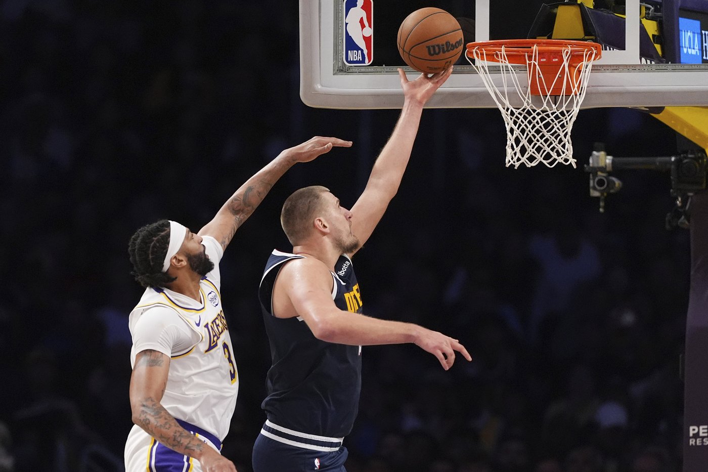 Jokic score 34, Porter adds 24 as Nuggets use strong second half to beat Lakers 127-102 | iNFOnews.ca