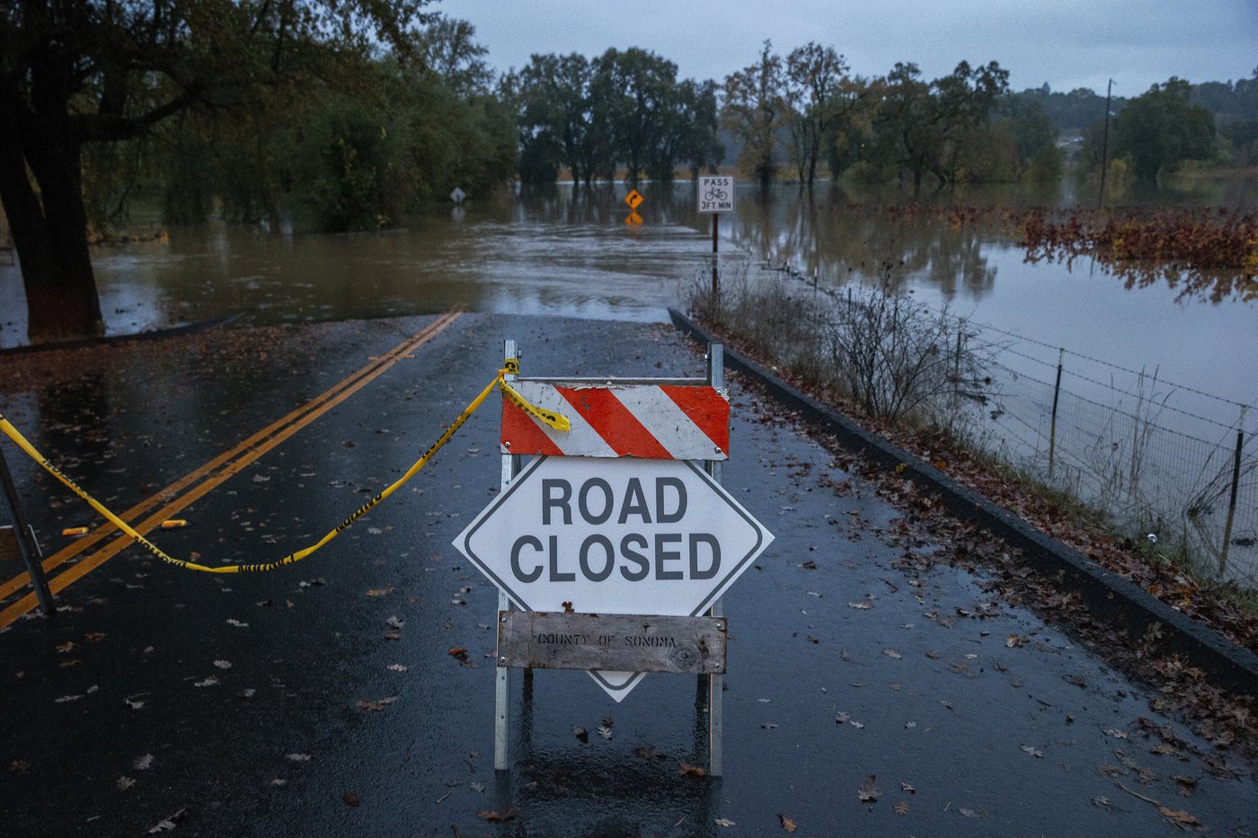 Storm inundates Northern California with rain, heavy snow. Thousands remain in the dark in Seattle | iNFOnews.ca Storm inundates Northern California with rain, heavy snow. Thousands remain in the dark in Seattle | iNFOnews.ca