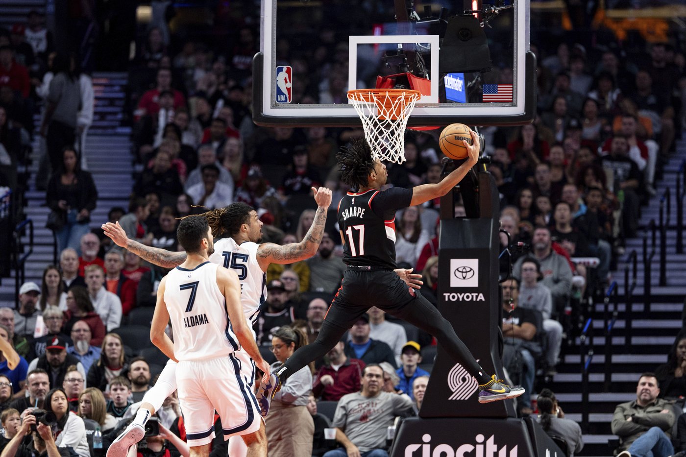 Jaren Jackson leads Memphis with 20 points in 134-89 rout of the Blazers | iNFOnews.ca