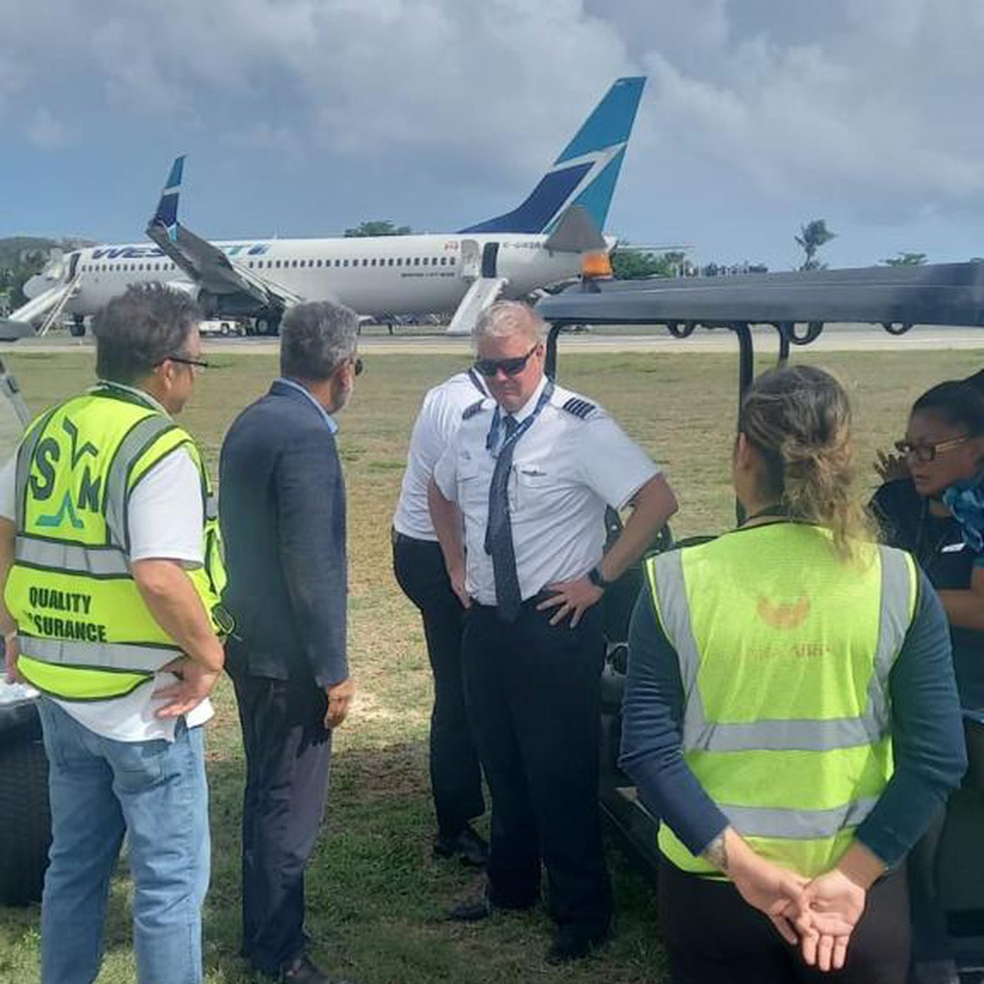'Something ain't right': Streamer captures WestJet plane hard landing in St. Maarten | iNFOnews.ca 'Something ain't right': Streamer captures WestJet plane hard landing in St. Maarten | iNFOnews.ca
