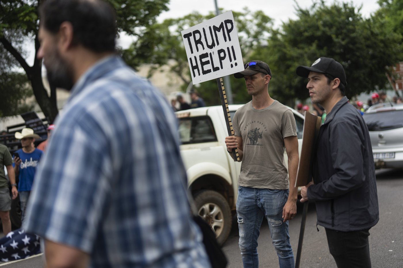 Trump is bringing white South Africans to the US as refugees, but what persecution are they facing? | iNFOnews.ca