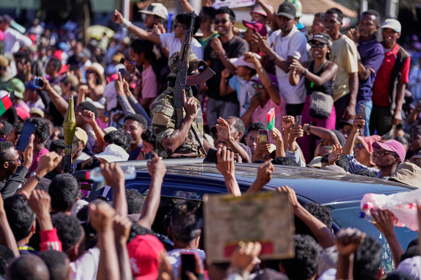 Photos of a colonel announcing military takeover in Madagascar after president flees | iNFOnews.ca