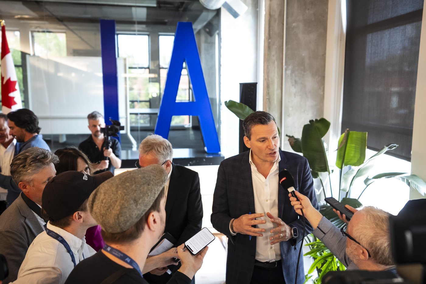 Ottawa drafting public registry of AI projects as tech spreads through government | iNFOnews.ca