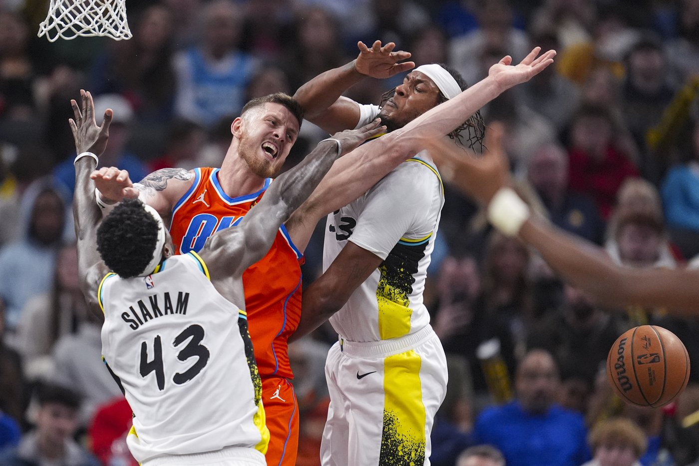 Gilgeous-Alexander ties career high with 45 points as Thunder beat Pacers for ninth straight win | iNFOnews.ca