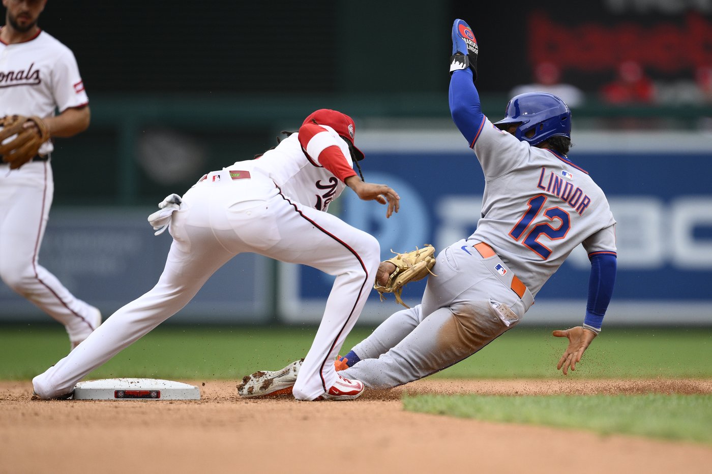 James Wood hits a 3-run homer and the Nationals beat the banged-up Mets 9-3 to win series | iNFOnews.ca