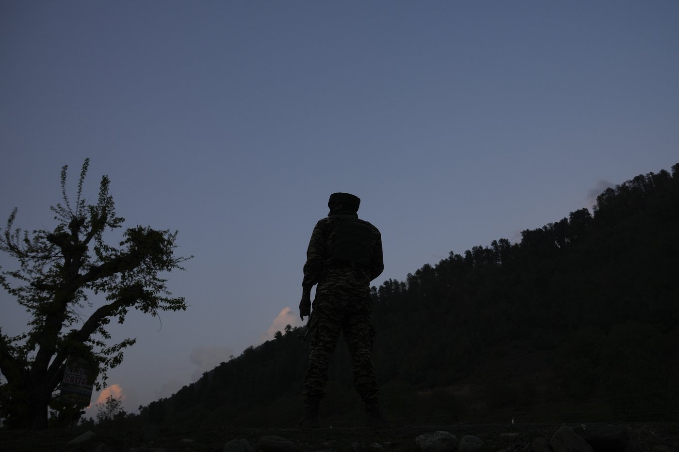 Militants kill at least 26 tourists at a resort in Indian-controlled Kashmir | iNFOnews.ca Militants kill at least 26 tourists at a resort in Indian-controlled Kashmir | iNFOnews.ca