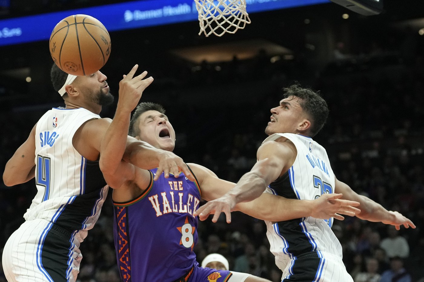 Wagner scores 32 points, Black adds 20 as Magic beat the Suns 109-99 | iNFOnews.ca