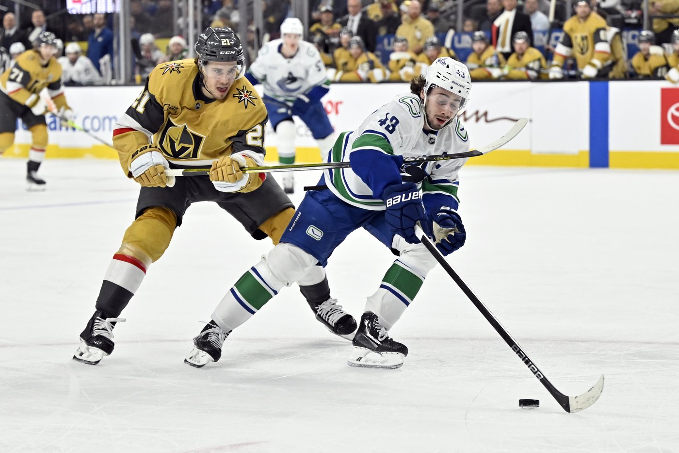 Golden Knights top Canucks 3-1, win for 6th time in 7 games | iNFOnews.ca Golden Knights top Canucks 3-1, win for 6th time in 7 games | iNFOnews.ca