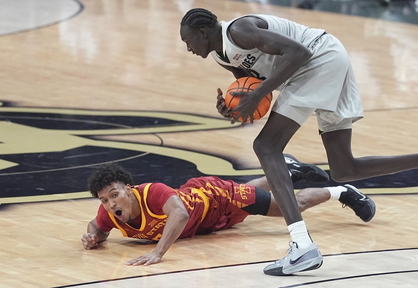 No. 3 Iowa State spoils Colorado's return to the Big 12, beats the Buffaloes 79-69 | iNFOnews.ca