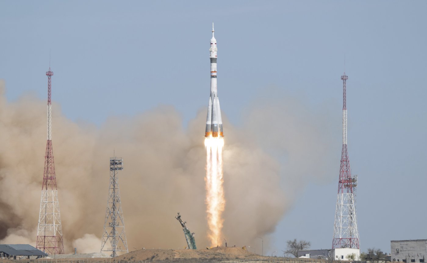 A US-Russian crew of 3 arrives at the International Space Station | iNFOnews.ca