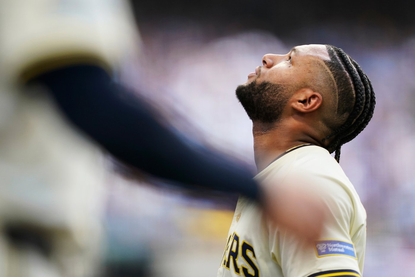 Brewers' Chourio undergoes MRI but stays upbeat after leaving NLDS Game 1 with hamstring tightness | iNFOnews.ca Brewers' Chourio undergoes MRI but stays upbeat after leaving NLDS Game 1 with hamstring tightness | iNFOnews.ca