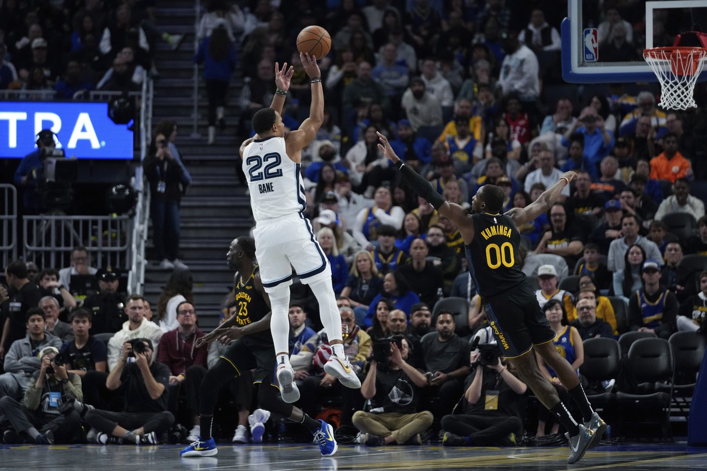 Draymond Green and Stephen Curry lead balanced Warriors past Grizzlies 123-118 | iNFOnews.ca