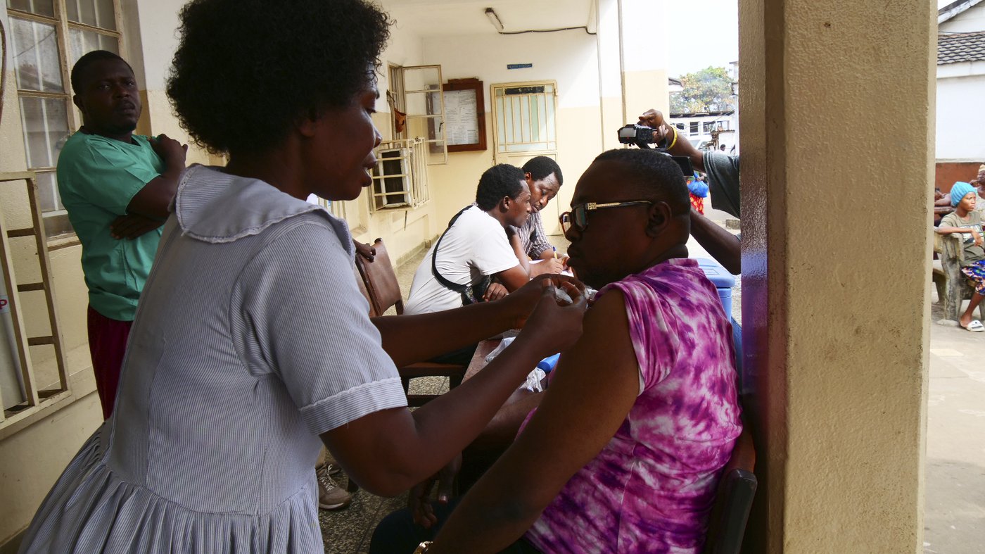 Sierra Leone begins nationwide rollout of Ebola vaccine a decade after deadly outbreak | iNFOnews.ca Sierra Leone begins nationwide rollout of Ebola vaccine a decade after deadly outbreak | iNFOnews.ca
