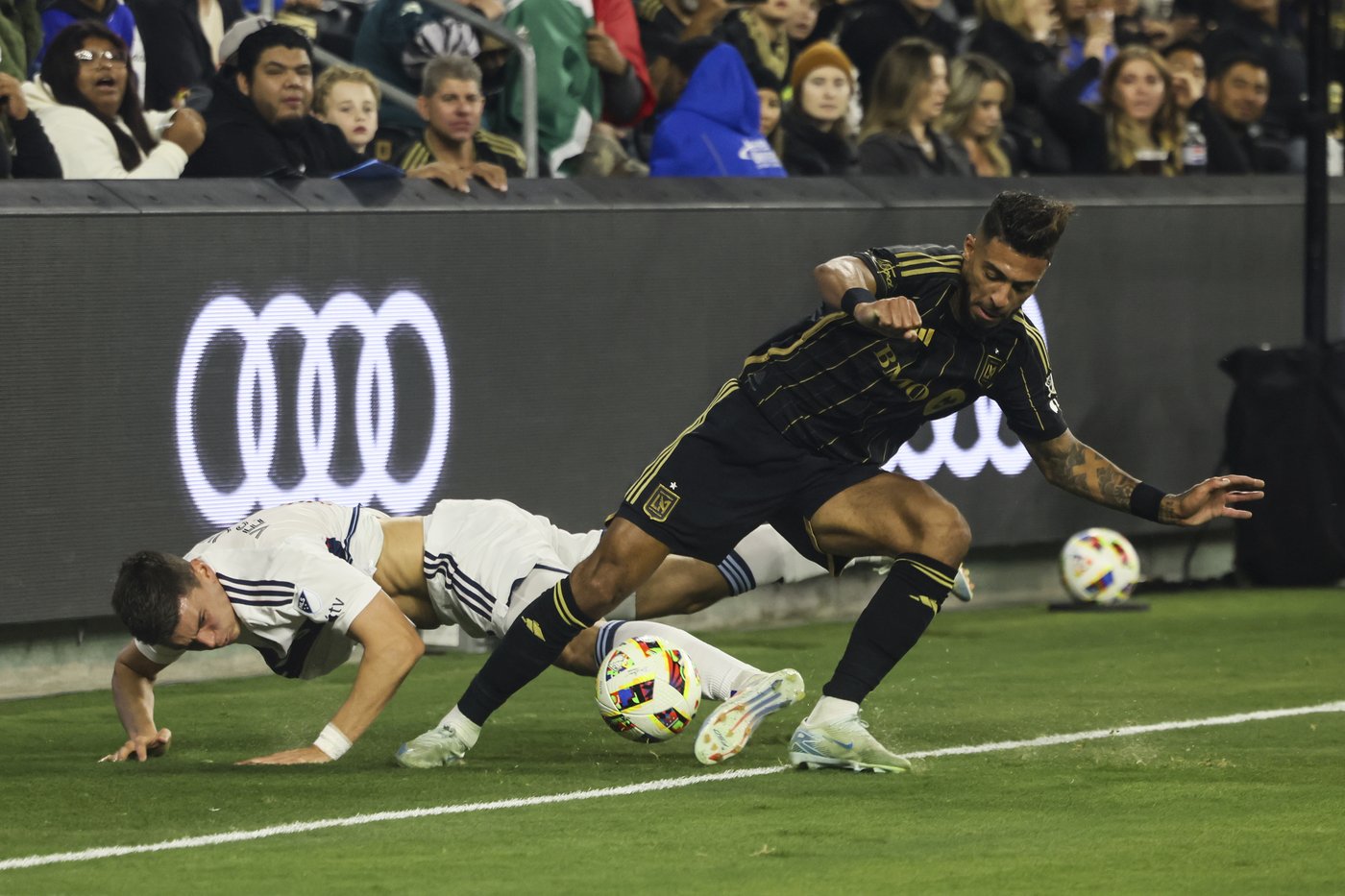 Mateusz Bogusz, Hugo Lloris lead LAFC over Whitecaps 1-0 in rubber match of first-round MLS series | iNFOnews.ca