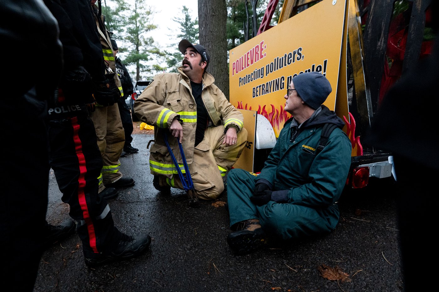 Climate protesters arrested outside Pierre Poilievre's official residence in Ottawa | iNFOnews.ca Climate protesters arrested outside Pierre Poilievre's official residence in Ottawa | iNFOnews.ca