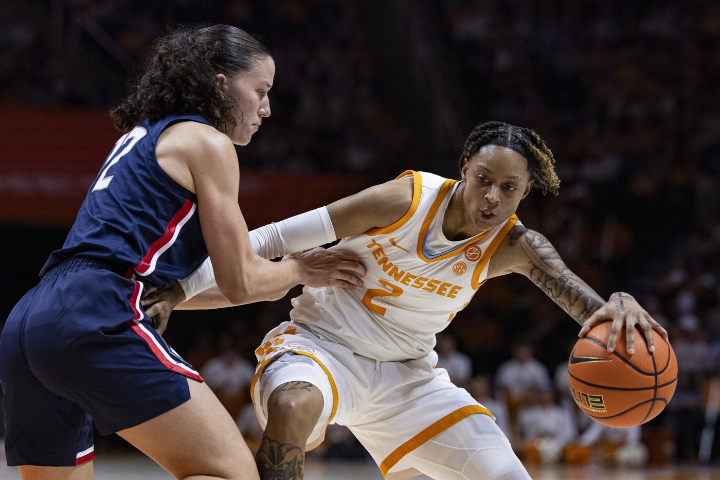 Spearman's late bucket lifts No. 19 Tennessee over No. 5 UConn 80-76 | iNFOnews.ca