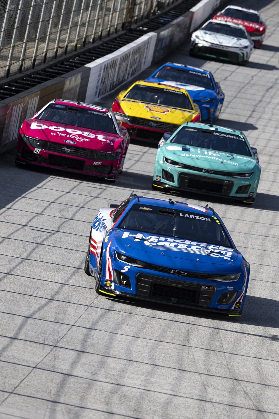 Kyle Larson dominates and claims an emotional Cup victory at Bristol Motor Speedway | iNFOnews.ca Kyle Larson dominates and claims an emotional Cup victory at Bristol Motor Speedway | iNFOnews.ca