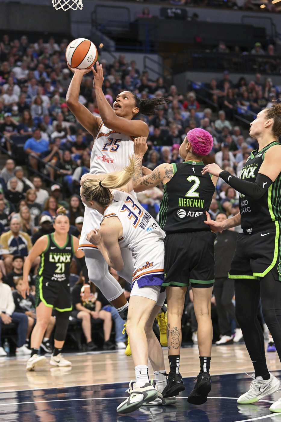 Mitchell drops 34 as Fever stun Aces in Game 1, 89-73 | iNFOnews.ca