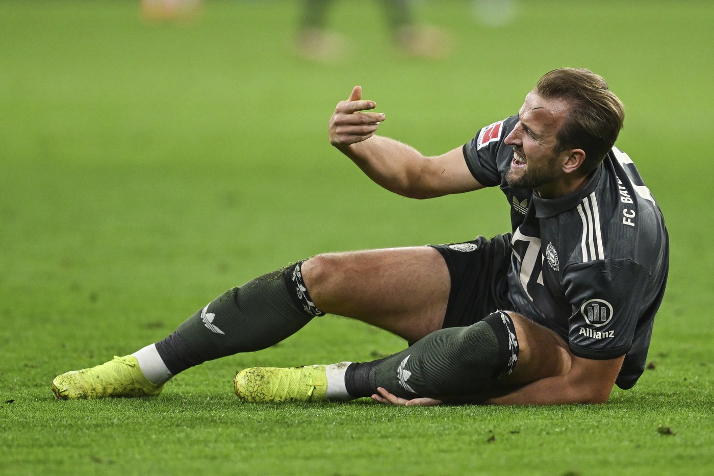 Bayern fretting over Kane's ankle after England star injured against Leverkusen | iNFOnews.ca Bayern fretting over Kane's ankle after England star injured against Leverkusen | iNFOnews.ca