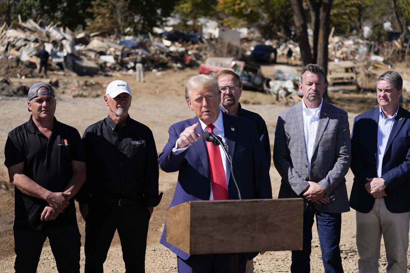 Trump makes more debunked claims about FEMA as he surveys storm damage in North Carolina | iNFOnews.ca Trump makes more debunked claims about FEMA as he surveys storm damage in North Carolina | iNFOnews.ca