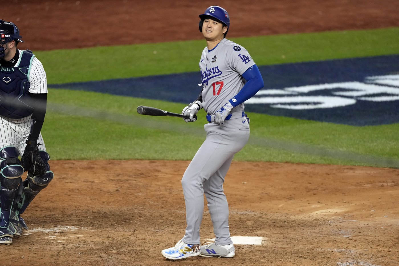 Shohei Ohtani returns after dislocating shoulder, goes hitless as Dodgers take 3-0 World Series lead | iNFOnews.ca Shohei Ohtani returns after dislocating shoulder, goes hitless as Dodgers take 3-0 World Series lead | iNFOnews.ca