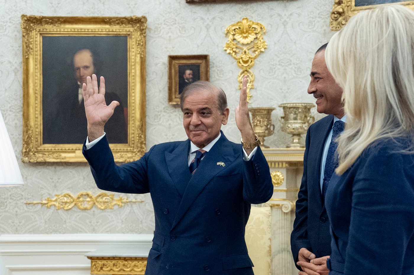 Trump holds talks with Pakistan's prime minister in the latest sign of warming relations | iNFOnews.ca Trump holds talks with Pakistan's prime minister in the latest sign of warming relations | iNFOnews.ca