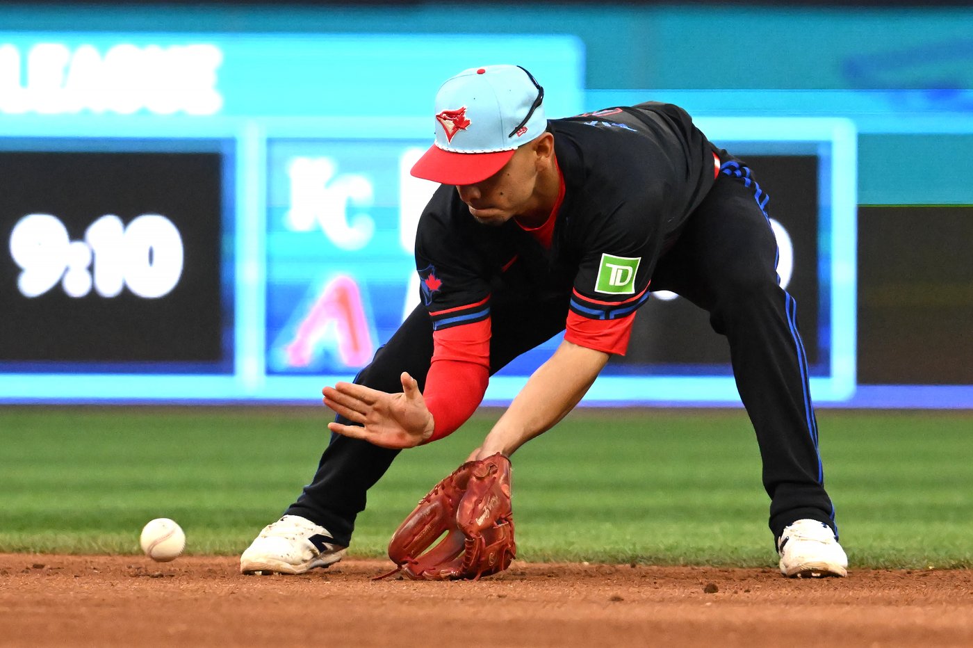 Andres Gimenez returns to Toronto Blue Jays' injured list, Ryan Burr ready to play | iNFOnews.ca Andres Gimenez returns to Toronto Blue Jays' injured list, Ryan Burr ready to play | iNFOnews.ca