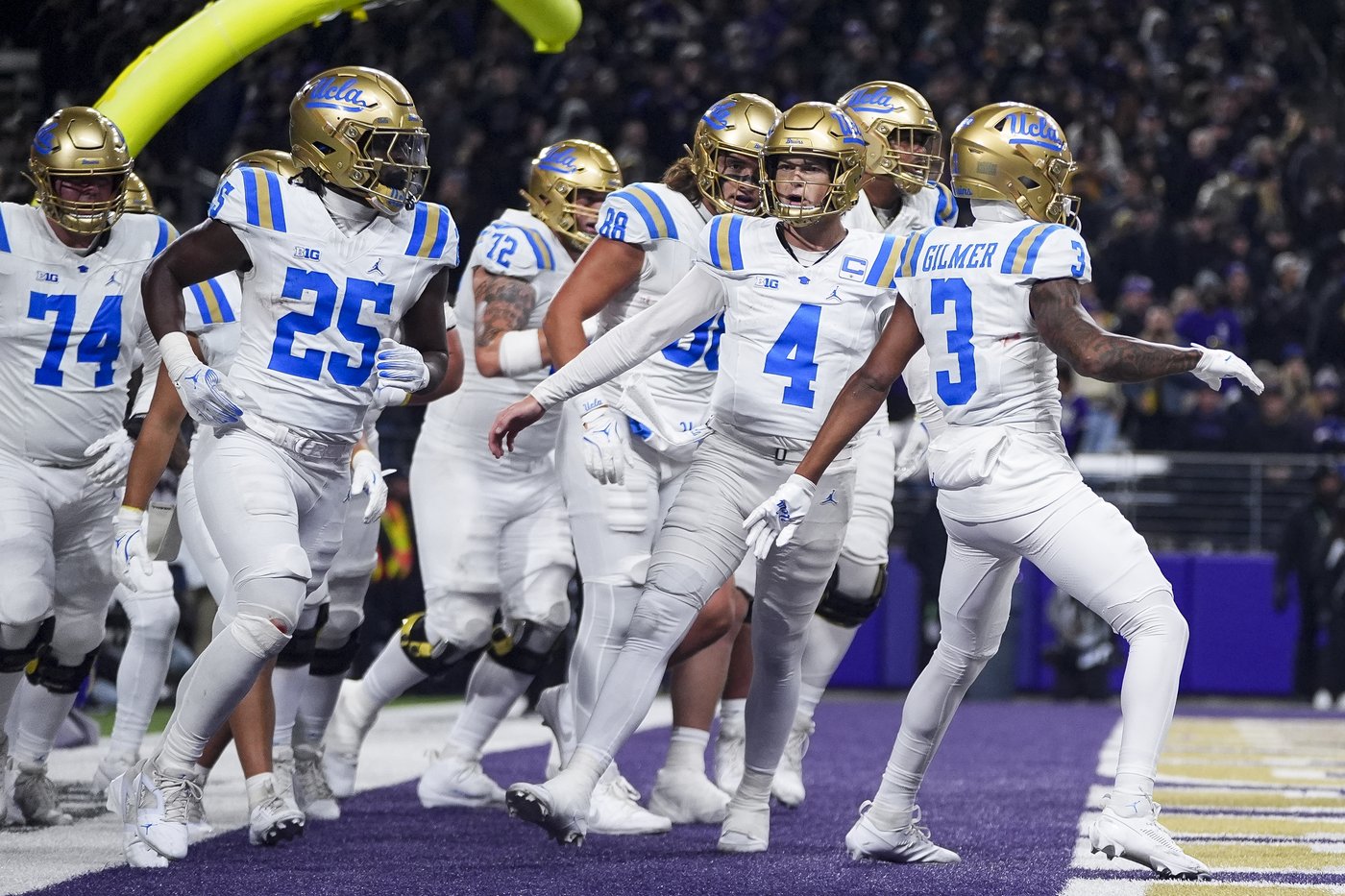 Desmond Williams Jr., Jonah Coleman lead Washington past UCLA 31-19 for bowl eligibility | iNFOnews.ca