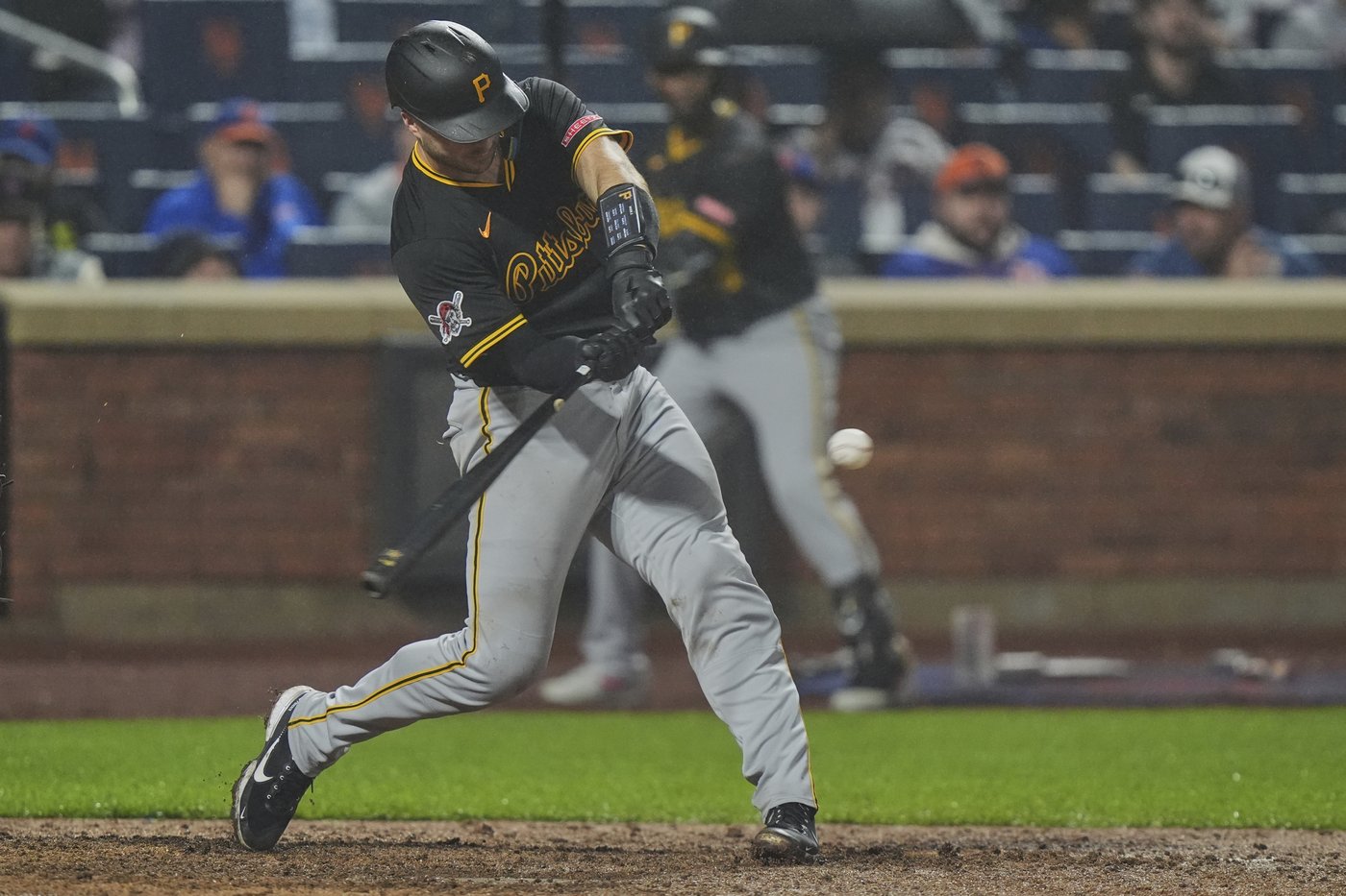 Pirates hit 2 homers off Holmes and blank Mets 4-0 to prevent 3-game sweep | iNFOnews.ca Pirates hit 2 homers off Holmes and blank Mets 4-0 to prevent 3-game sweep | iNFOnews.ca