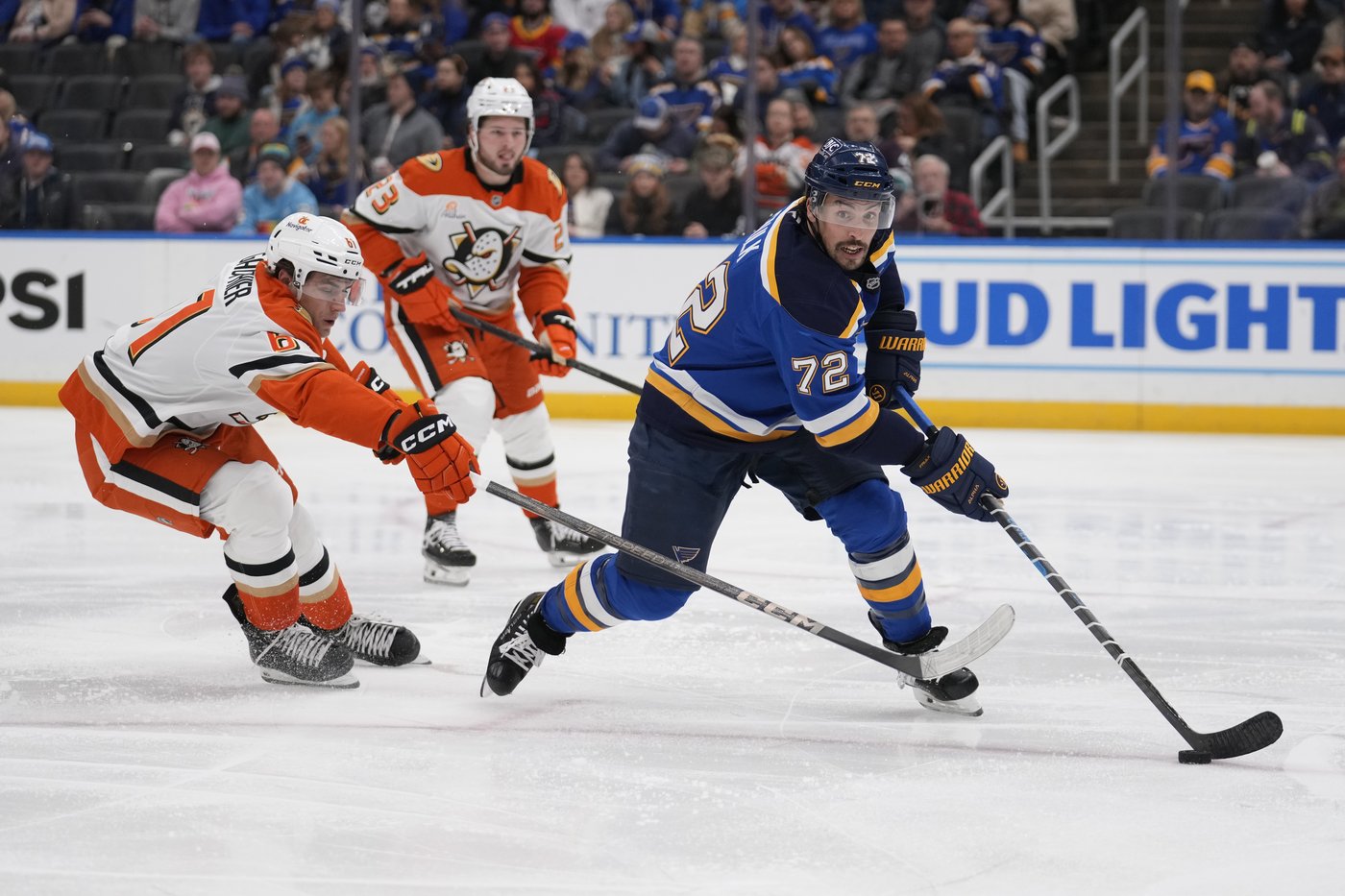 Thomas has 2 goals as Blues beat Ducks 6-2 | iNFOnews.ca