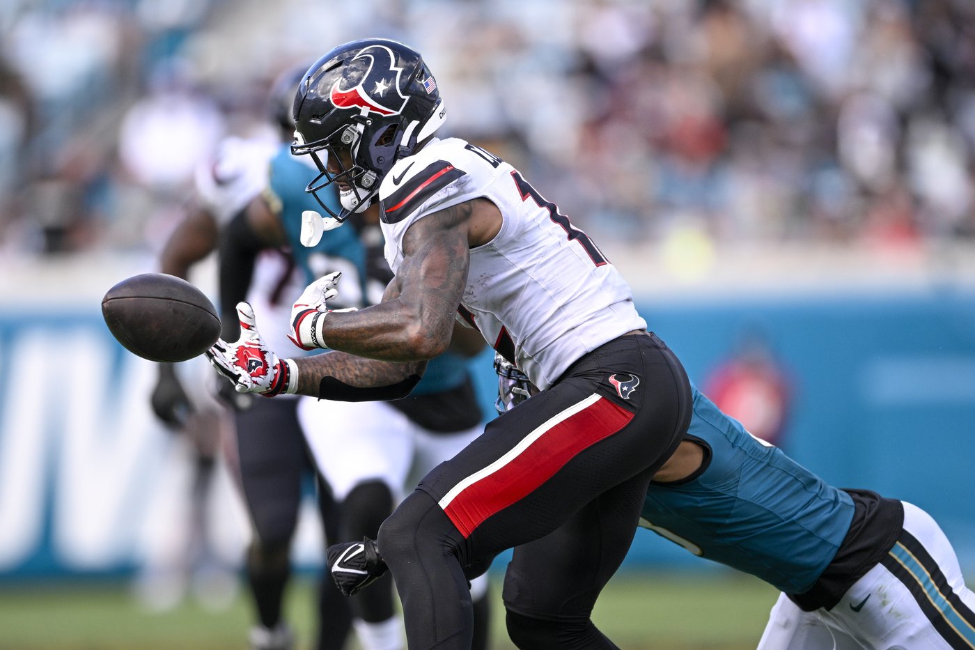 Nico Collins' rare fumble keeps the Texans winless with a daunting road ahead | iNFOnews.ca