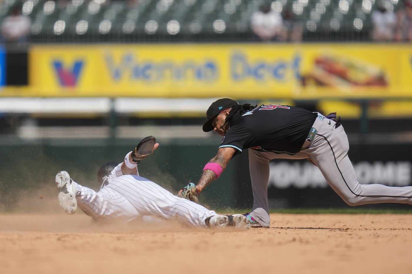 Lenyn Sosa homers twice to lead White Sox past Diamondbacks | iNFOnews.ca Lenyn Sosa homers twice to lead White Sox past Diamondbacks | iNFOnews.ca