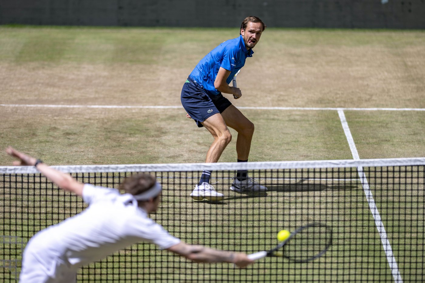 Bublik beats Medvedev to win Halle Open again | iNFOnews.ca Bublik beats Medvedev to win Halle Open again | iNFOnews.ca