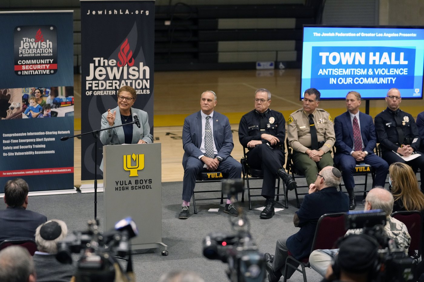 Man is sentenced to 35 years for shooting 2 Jewish men as they left Los Angeles synagogues | iNFOnews.ca
