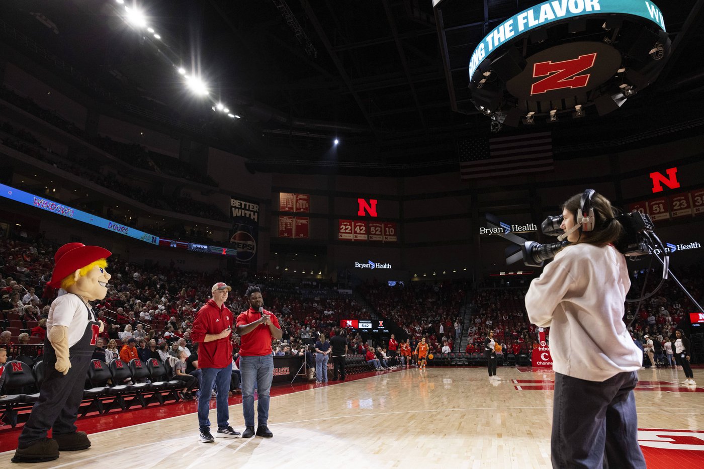 Long putts, halfcourt shots and other in-game contests keep fans engaged and raise the fun factor | iNFOnews.ca Long putts, halfcourt shots and other in-game contests keep fans engaged and raise the fun factor | iNFOnews.ca