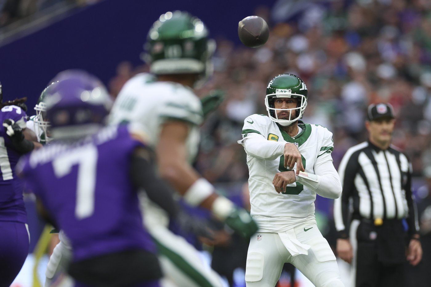 Jets' Aaron Rodgers becomes the 9th NFL player to throw for 60,000 yards | iNFOnews.ca