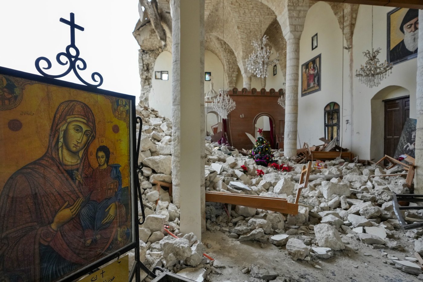 In the ruins of a bombed-out church in Lebanon, there's now a tiny Christmas tree | iNFOnews.ca In the ruins of a bombed-out church in Lebanon, there's now a tiny Christmas tree | iNFOnews.ca