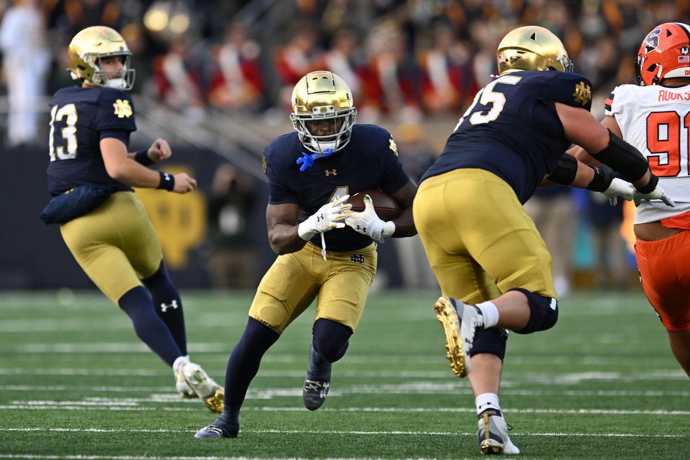Jeremiyah Love scores 3 TDs as No. 9 Notre Dame overwhelms injury-ravaged Syracuse 70-7 | iNFOnews.ca