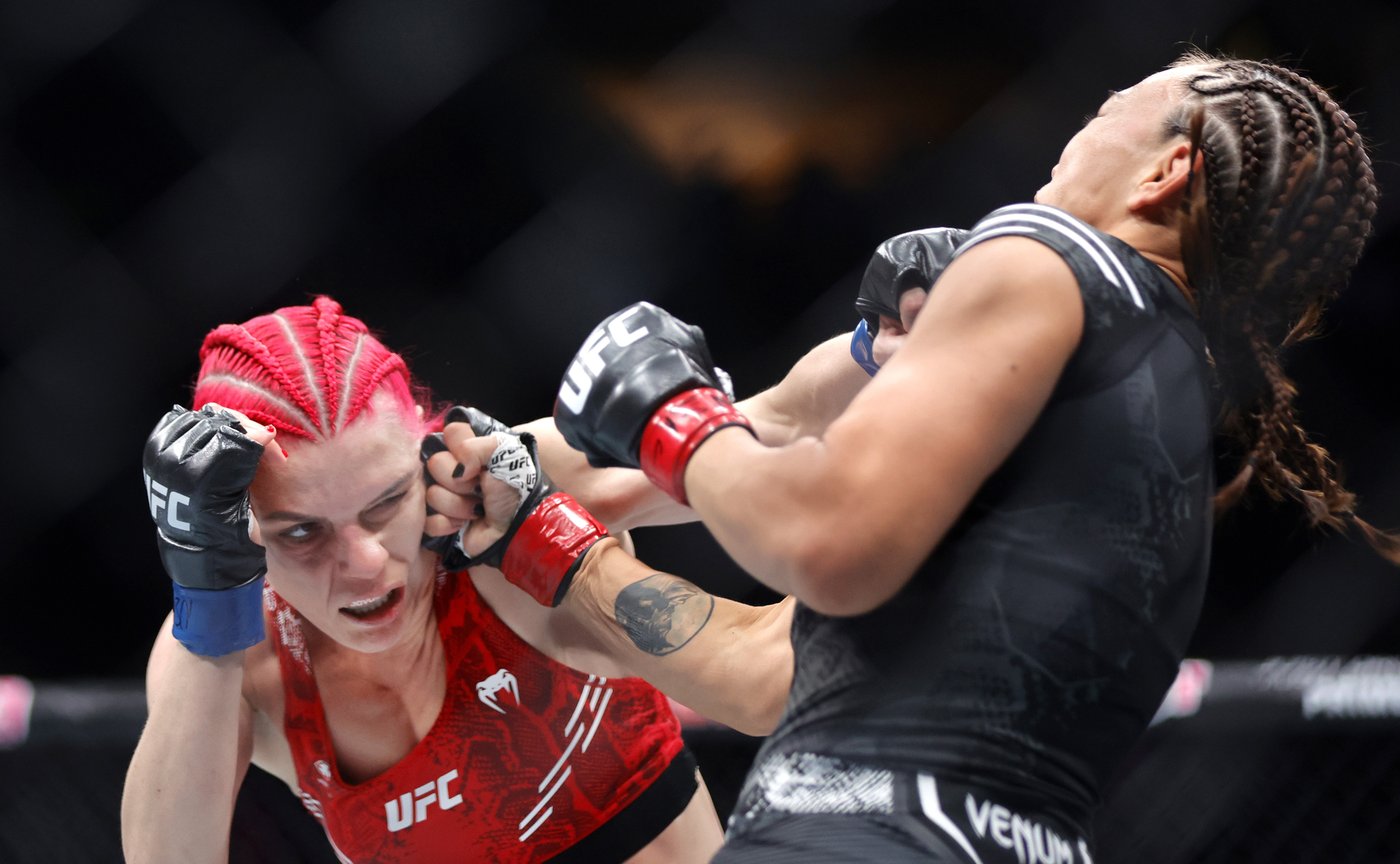 Canadian strawweight Gillian (The Savage) Robertson wins third straight in UFC | iNFOnews.ca Canadian strawweight Gillian (The Savage) Robertson wins third straight in UFC | iNFOnews.ca